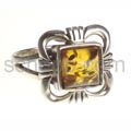 Ring amber