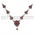Collier with garnets, facet cut
