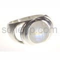 Ring with moonstone, round