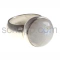 Ring with moonstone, round