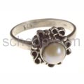 Ring with pearl, small