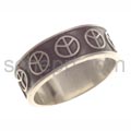 Motif ring peace sign