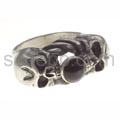 Ring, 2 skulls with onyx