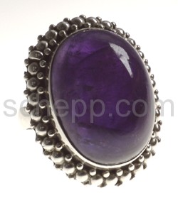 Ring, large amethyst, oval