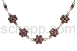 Collier mit Granaten, Facettenschliff