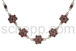 Collier mit Granaten, Facettenschliff