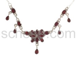 Collier mit Granaten, Facettenschliff