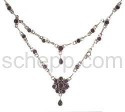 Collier mit Iolithen, Facettenschliff