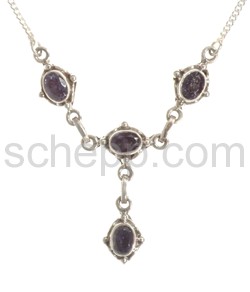 Collier mit Iolithen, Facettenschliff