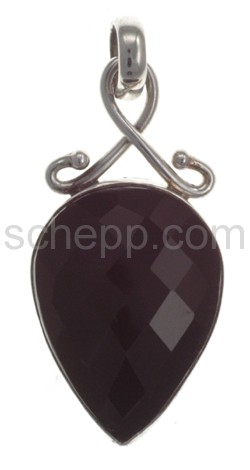 Pendant, facet cut onyx