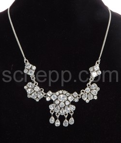 Collier with facet cut zircons