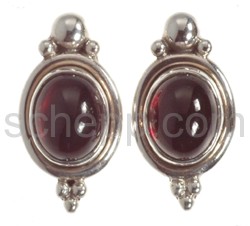 Ear studs, garnet, oval