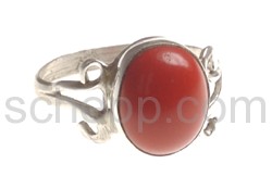 Ring with coral, oval