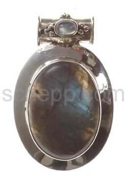 Pendant, labradorite, oval