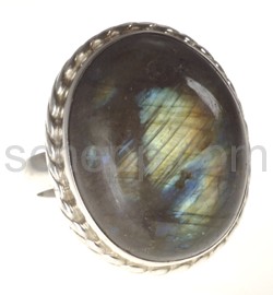 Ring with labradorite, oval