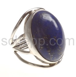 Ring mit Lapislazuli, oval