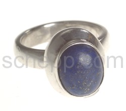 Ring mit Lapislazuli, oval