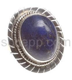 Ring mit Lapislazuli, oval