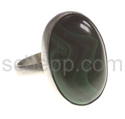 Ring with malachite, oval