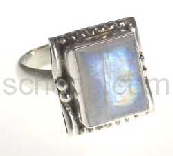 Ring with moonstone, rectangular