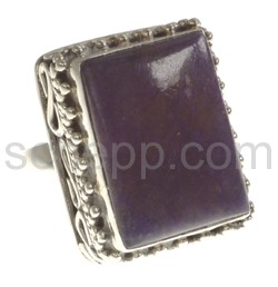 Ring mit Rubin, rechteckig