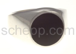 Seal ring with onyx, round