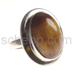 Ring with tiger\s eye, oval