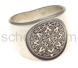 Ring mit Aztekenkalender