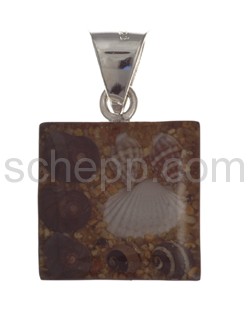 Pendant, shell in synthetic resin