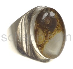Ring mit echten Muscheln in Kunstharz, oval
