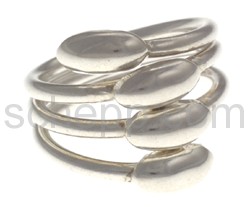 Ring aus Silberdraht mit Silbertropfen