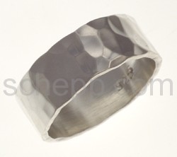 Ring, gehämert