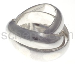 Ring with 3 loose individual rings