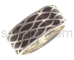 Ring with wave design, dark inlay