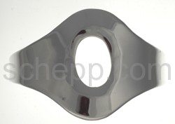 Armspange mit ovaler Aussparung
