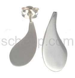 Set aus blattfrmigem Anhnger und Ohrsteckern