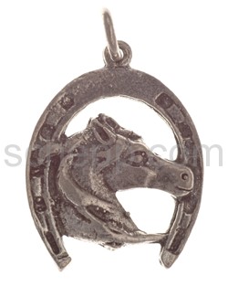 Pendant, horse shoe with horse\s head