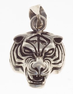 Pendant tiger\s head