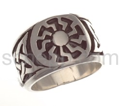 Ring with knot design, sun