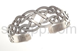 Bangle with Celtic knot design