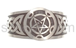 Armspange mit keltischm Knotenmuster und Pentagramm