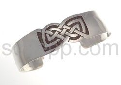 Bangle with Celtic knot design