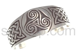 Bangle, Celtic knot design and triskele