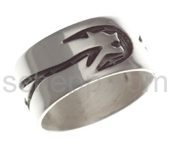 Ring with tribal motif