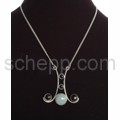 Anhnger, Chalcedon und Onyxe, mit Schlangenkette