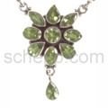 Collier mit Peridoten, Facettenschliff, leicht